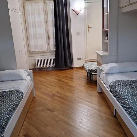 Historic Center - With 2 Single Beds Apartment Bologna Luaran gambar